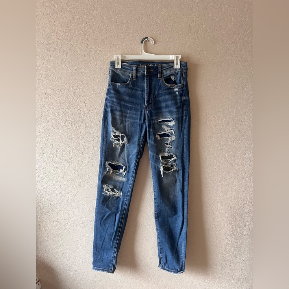 AMERICAN EAGLE JEANS